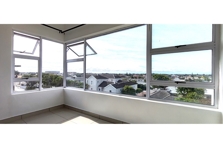 1 Bedroom Property for Sale in Heathfield Western Cape